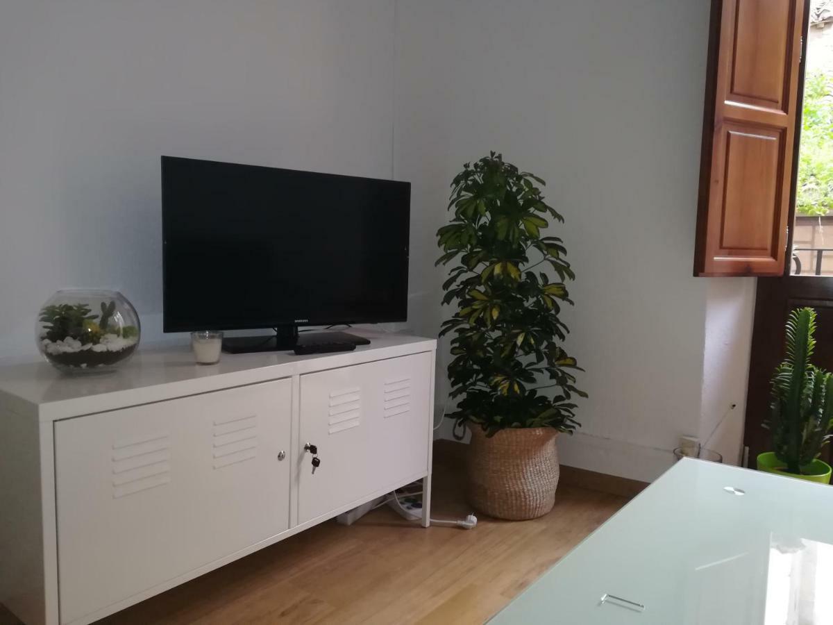 Nice Apartment In The Center Of Granada Ngoại thất bức ảnh